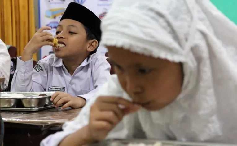 Program Makan Bergizi Gratis: Solusi Nutrisi dan Ekonomi di Tengah Krisis