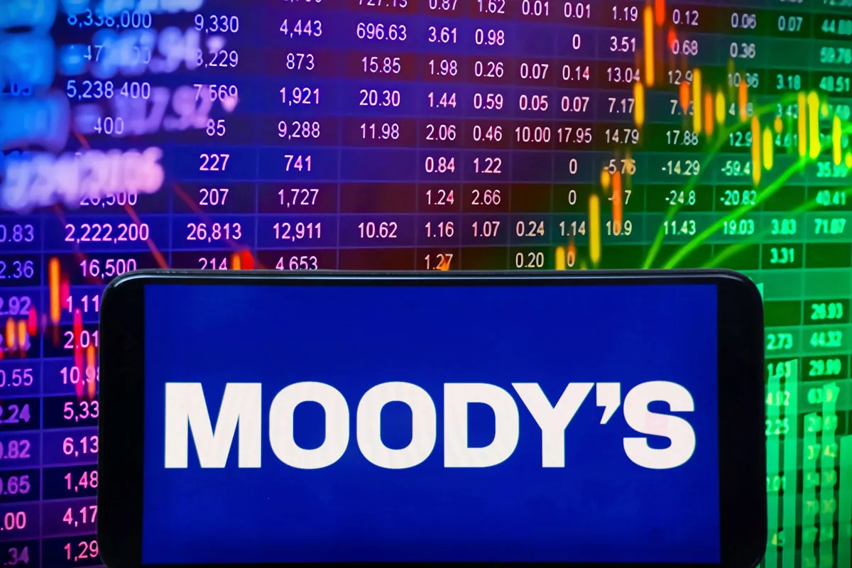 Peringkat Moody's Potong Prospek Saham Perusahaan di Indonesia