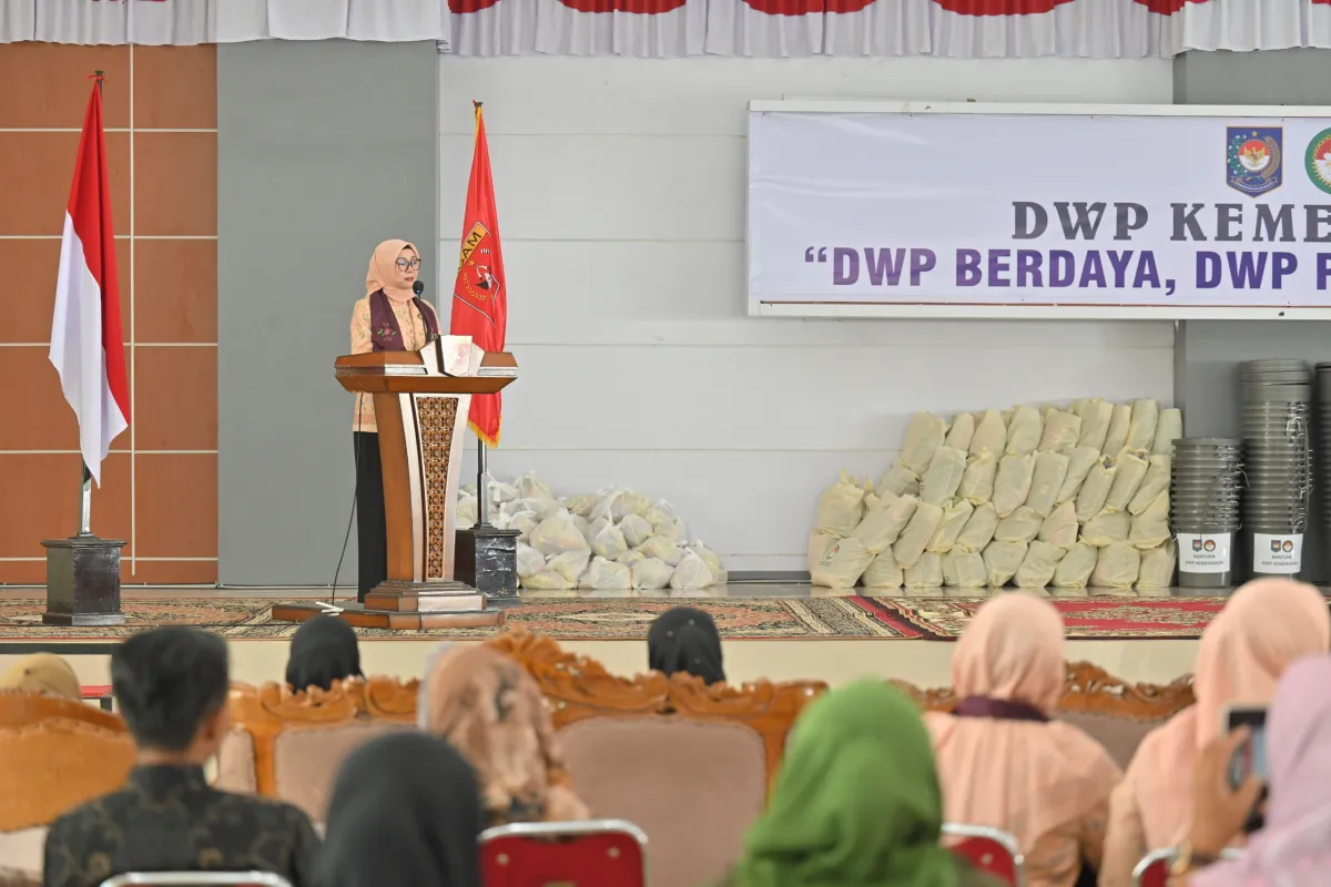 DWP Kemendagri Berikan Bantuan kepada ASN Terdampak Bencana di Agam