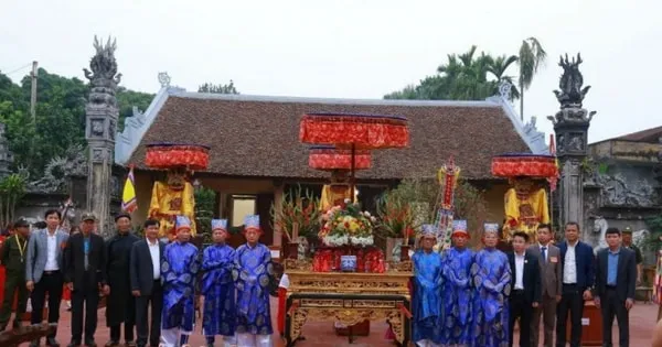 Kemeriahan Festival Musim Semi di Kuil Mang Son