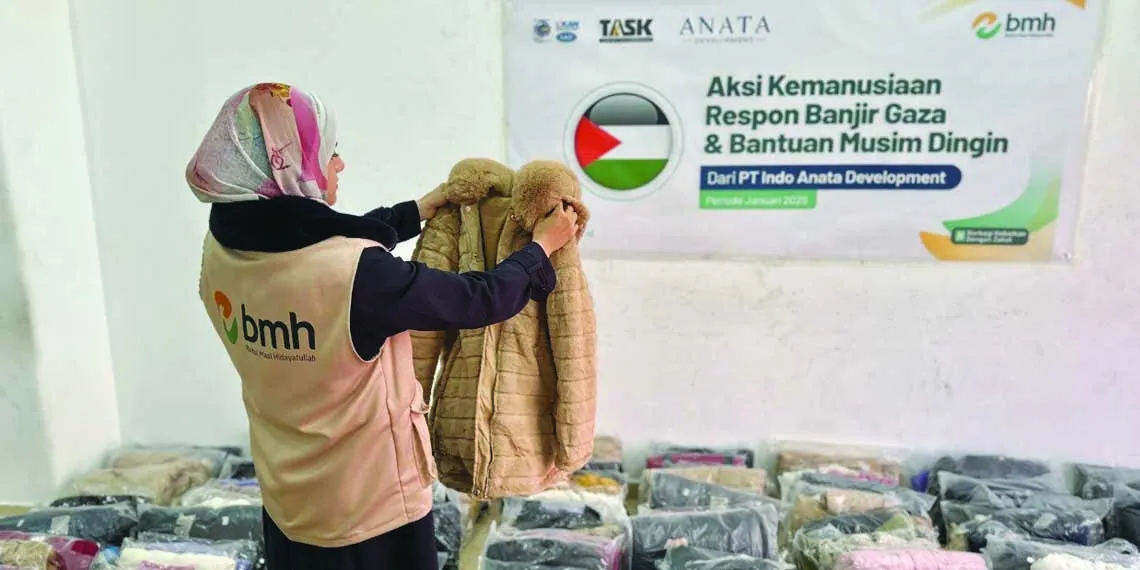BMH Salurkan Ratusan Jaket Hangat untuk Anak-Anak Gaza