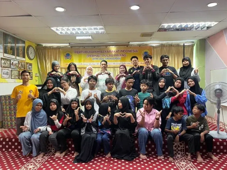 Mahasiswa UMM Dukung Pendidikan Anak PMI di Penang Melalui KKN Internasional