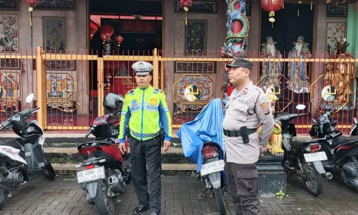 Kapolsek Jetis Pimpin Pengamanan Ibadah Imlek 2577 di Klenteng Poncowinatan