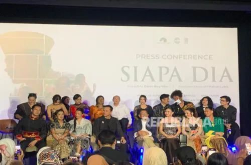 Film Siapa Dia: Menelusuri Jejak Budaya Pop Indonesia