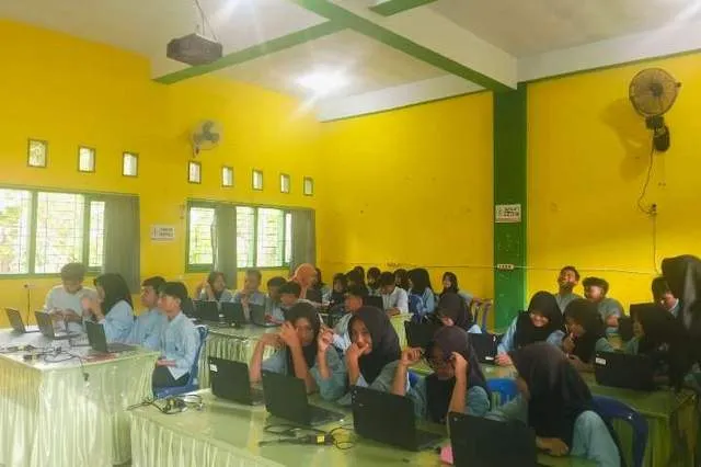 Pelajar di Bengkulu Tengah Ikuti Pelatihan AI Ready ASEAN Secara Online