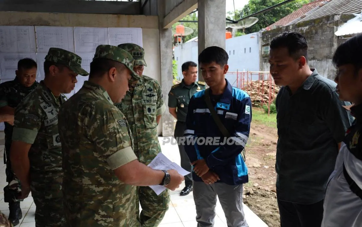 Kasdam IV/Diponegoro Tinjau Pembangunan KDKMP dan Jembatan Gantung di Purworejo