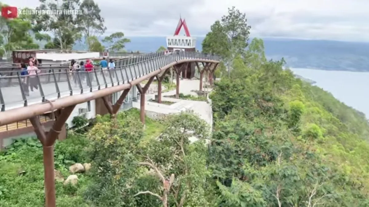 Menara Pandang Tele: Gerbang Menuju Keindahan Danau Toba