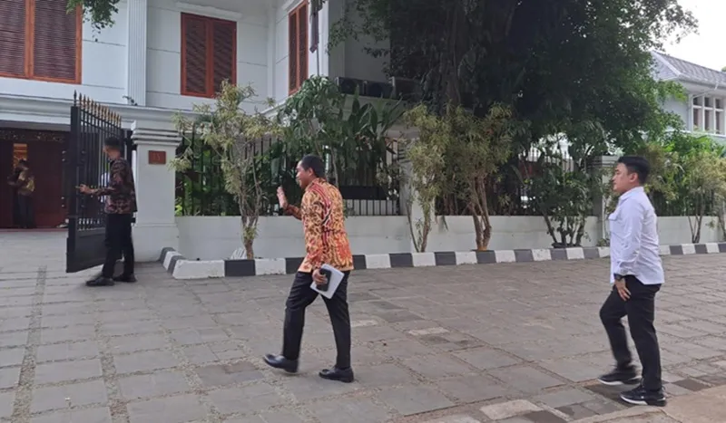 Raja Juli Antoni Pertemuan dengan Prabowo: Sinyal Menuju Jabatan Menteri Kehutanan