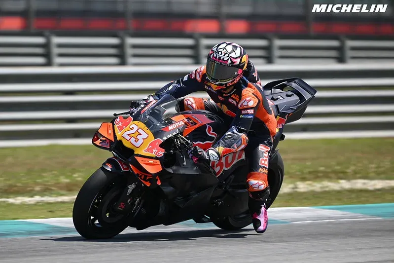 Pebalap MotoGP 2026 Terancam Tanpa Helm Standar FRHPhe-02