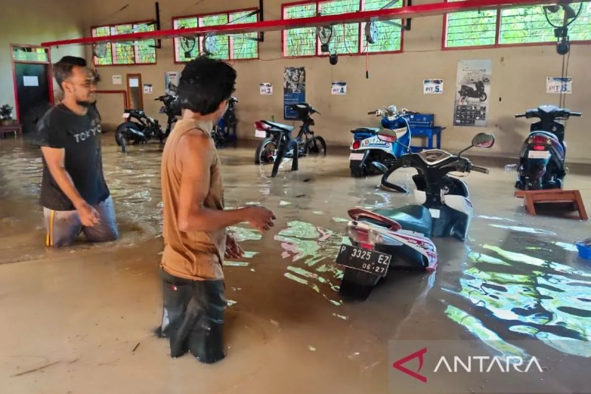 Banjir Rendam SMKN 1 Kendit, Kegiatan Belajar Mengajar Beralih Daring