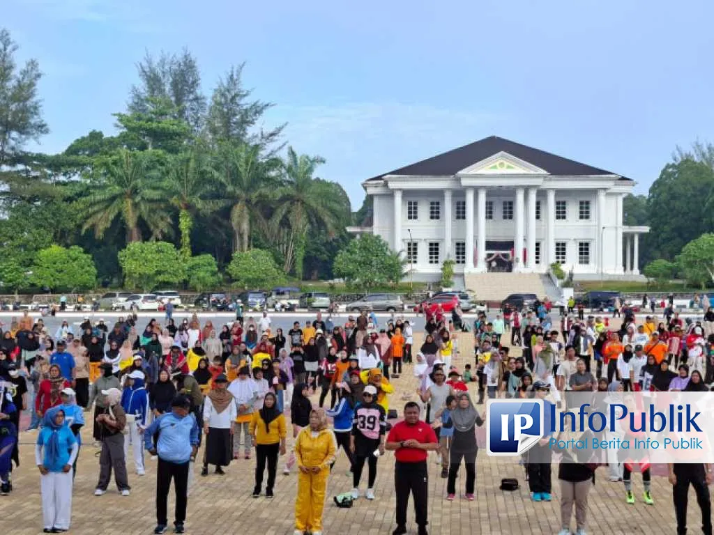 Bupati Kobar Dorong Olahraga Sebagai Gaya Hidup Sehat Melalui Senam Massal