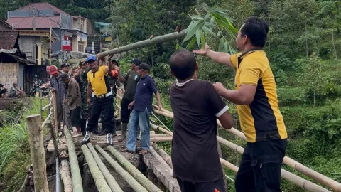 Polres Ponorogo Bangun Jembatan Darurat untuk Pulihkan Akses Jalur Vital Wagir Lor-Wates