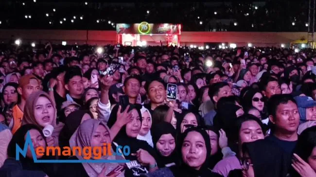 Stand Rokok Djarum 76 Menjadi Sorotan di Konser NDX AKA Tuban