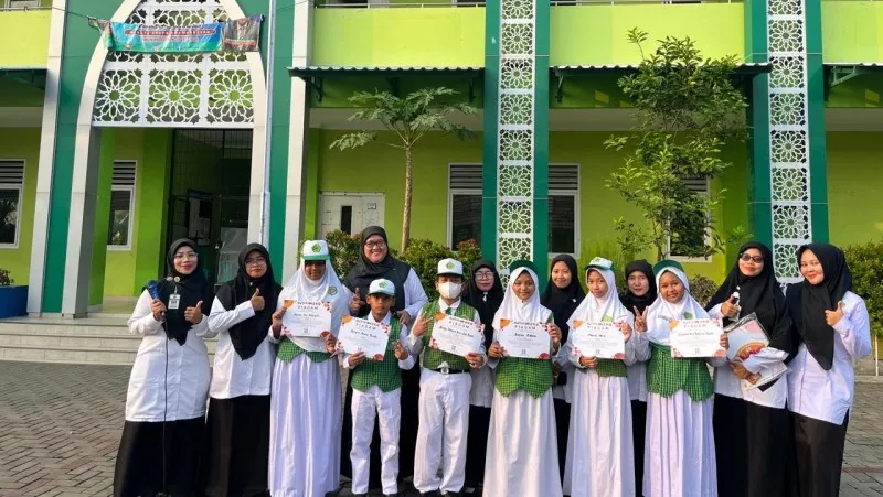 Siswi MIN 20 Jakarta Borong Medali di Olimpiade Sains Siswa Nasional 2025