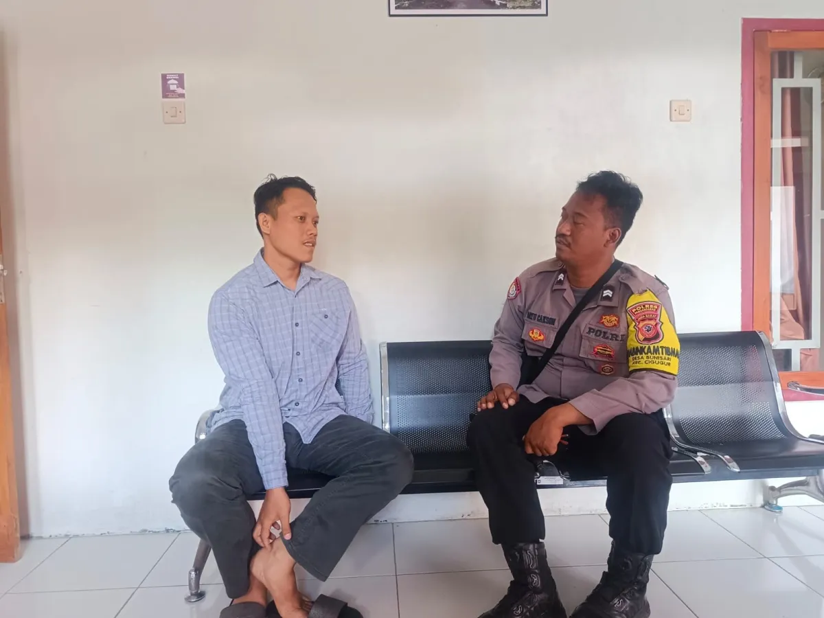 Briptu Bayu Perkuat Keamanan Desa Bunisari Melalui Sambang Warga