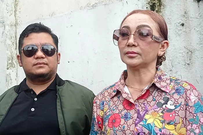 Firdha Razak Dampingi Anak Lapor Istri atas Dugaan Poliandri