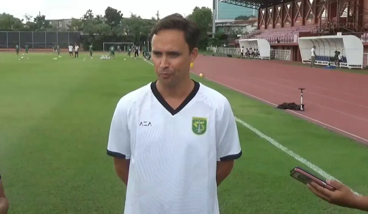 Paul Munster Siapkan Skuad Utama Persebaya untuk Liga 1 2023/2024