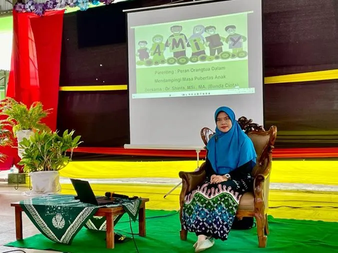 Kiat Bunda Cinta Dampingi Anak di Masa Pubertas di MTsN 10 Sleman