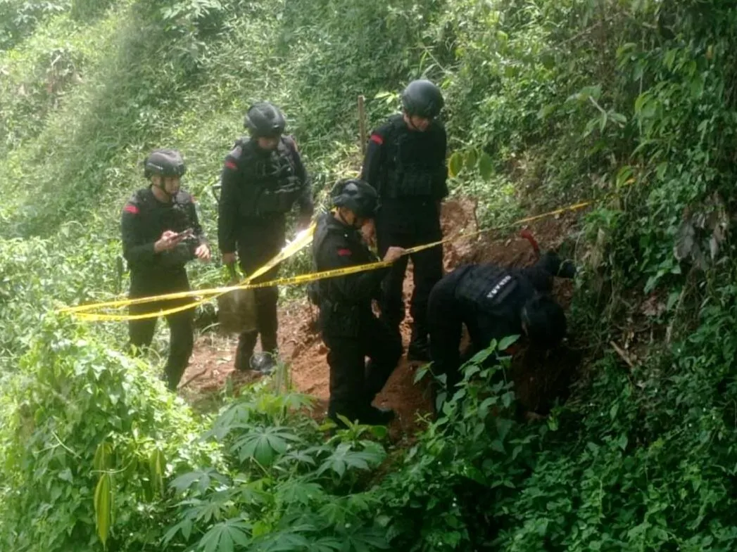 Brimob Sumbar Musnahkan Amunisi Mortir yang Ditemukan Warga