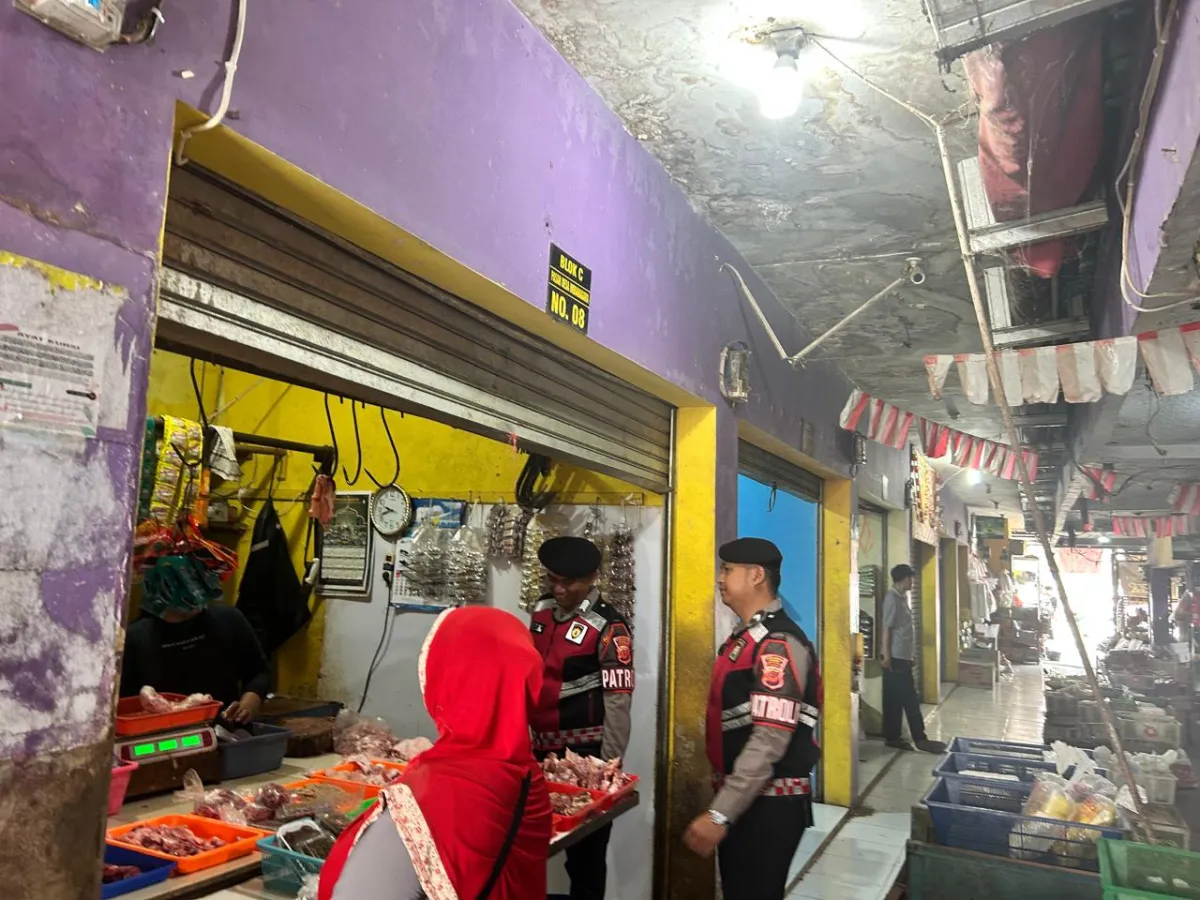 Polres Ciamis Pantau Harga dan Ketersediaan Bahan Pokok di Pasar Imbanagara