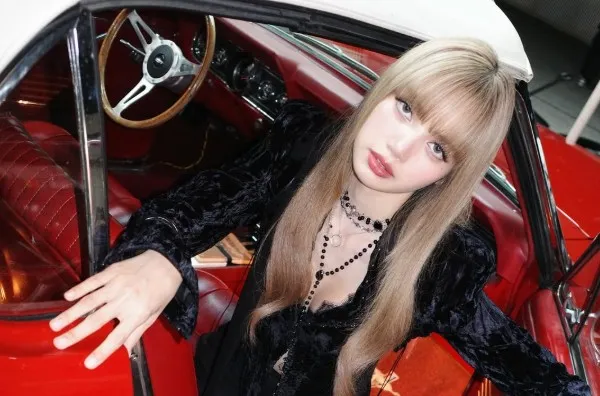 Lisa BLACKPINK Debut Akting sebagai Pemeran Utama di Film Romantis Komedi