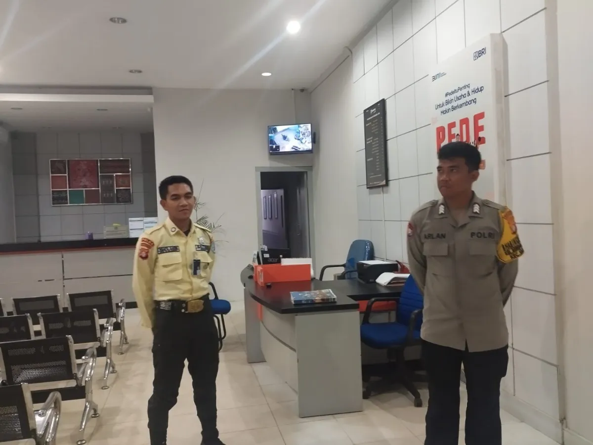 Polsek Sabangau Lakukan Patroli Keamanan di Kantor BRI Kalampangan
