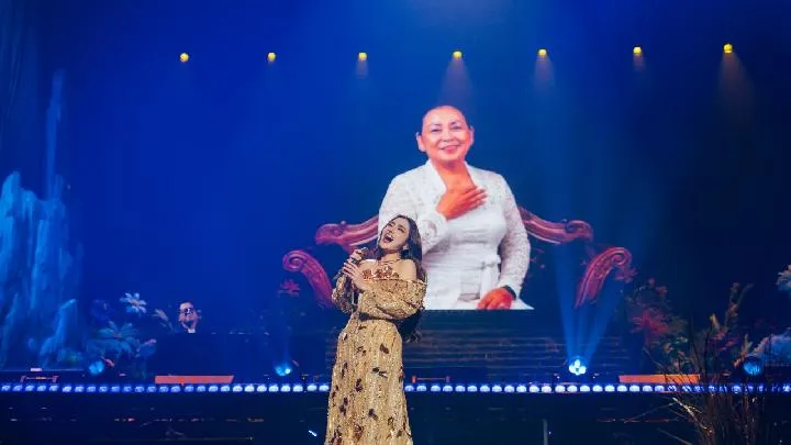 Mahalini Emosional di Konser KOMA, Ungkap Rindu pada Ibu