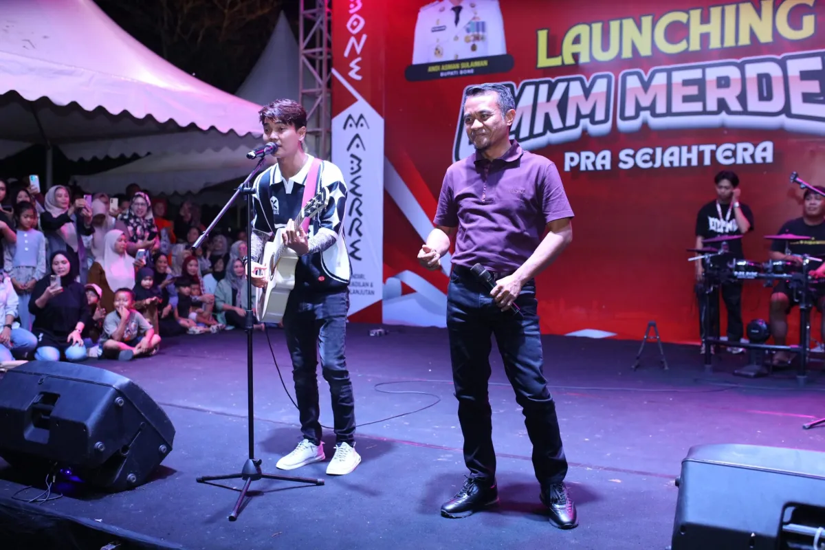 Bupati Bone Resmikan Program UMKM Merdeka Prasejahtera dengan Hiburan Artis Ibu Kota