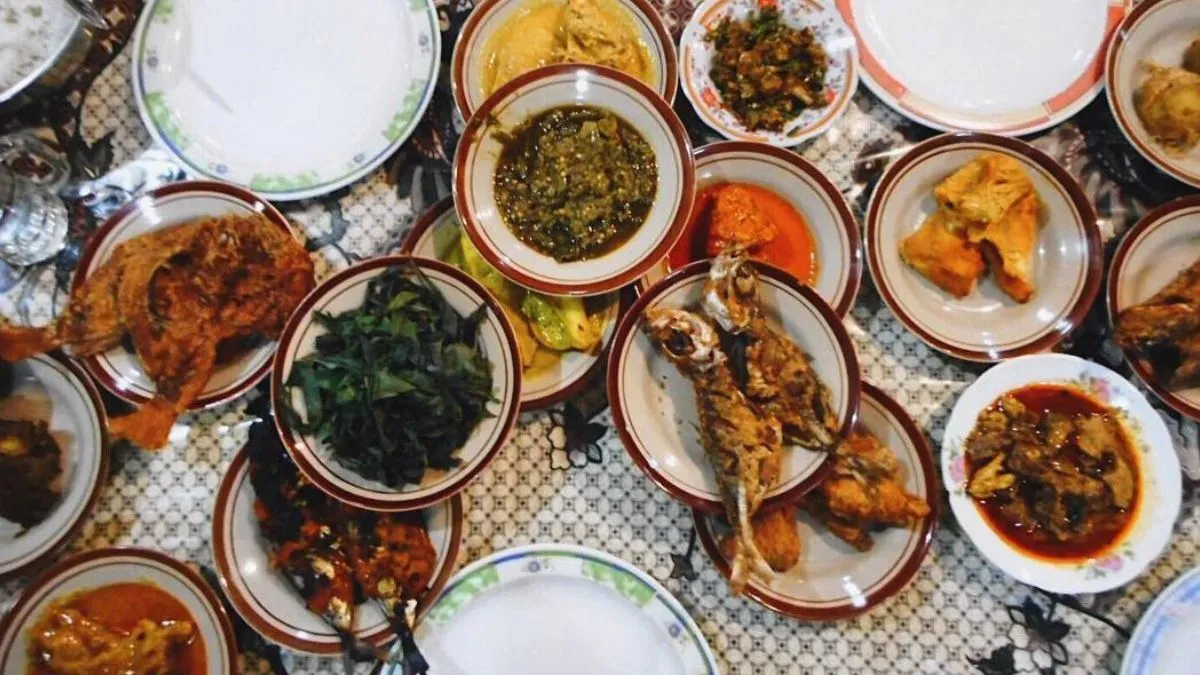 Rekomendasi Warung Makan Nasi Padang di Kabupaten Blitar untuk Liburan 2024