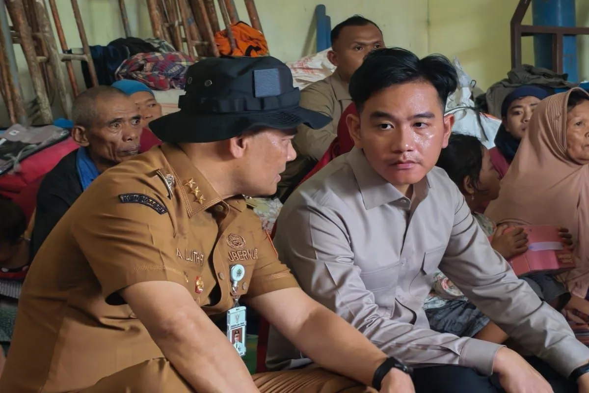 Wapres Gibran Kunjungi Pengungsi Tanah Bergerak di Tegal