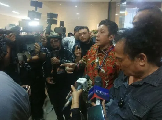 Polemik Etika Hukum Antara Advokat Firdaus dan Hotman Paris Mengemuka