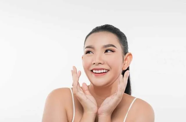 Perawatan Kulit Sehat Melalui Gaya Hidup dan Skincare Aman