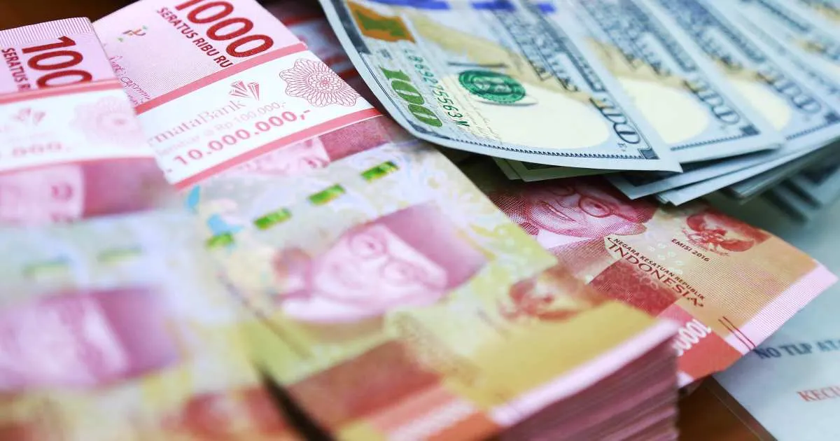 Rupiah Melemah di Tengah Ketidakpastian Kebijakan The Fed