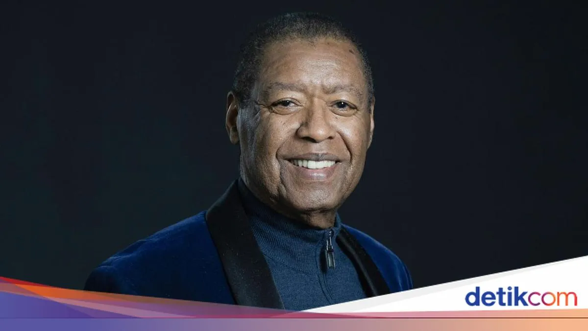 Penyanyi Gospel Ron Kenoly Wafat di Usia 81 Tahun