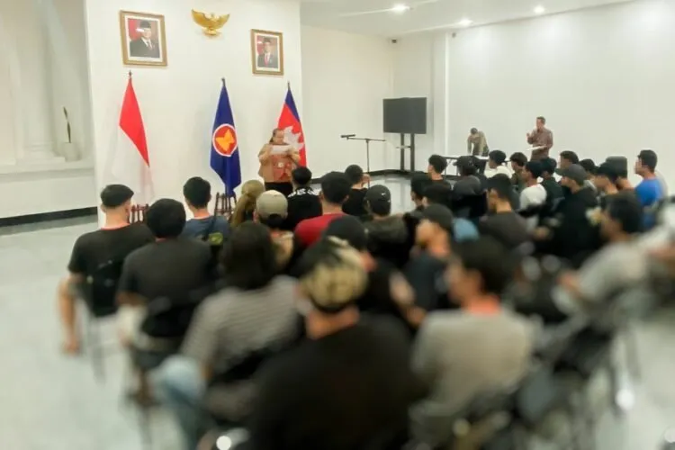 Pemerintah Pulangkan 27.768 WNI dari Berbagai Krisis di 2025
