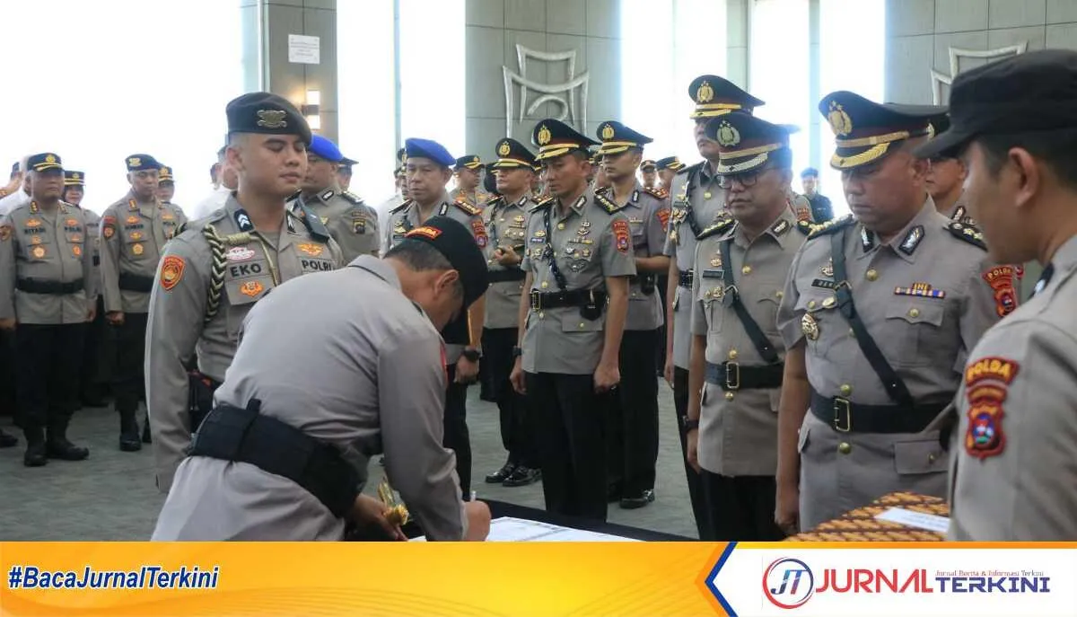 Kapolda Sumbar Lantik Pejabat Baru dalam Sertijab 10 Posisi