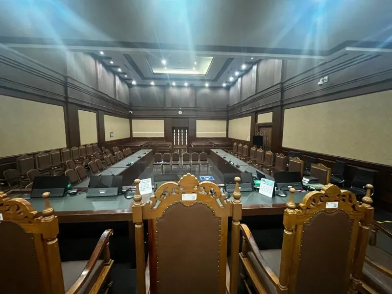 Sidang Kasus Suap Marcella Santoso Berlangsung Hingga Subuh