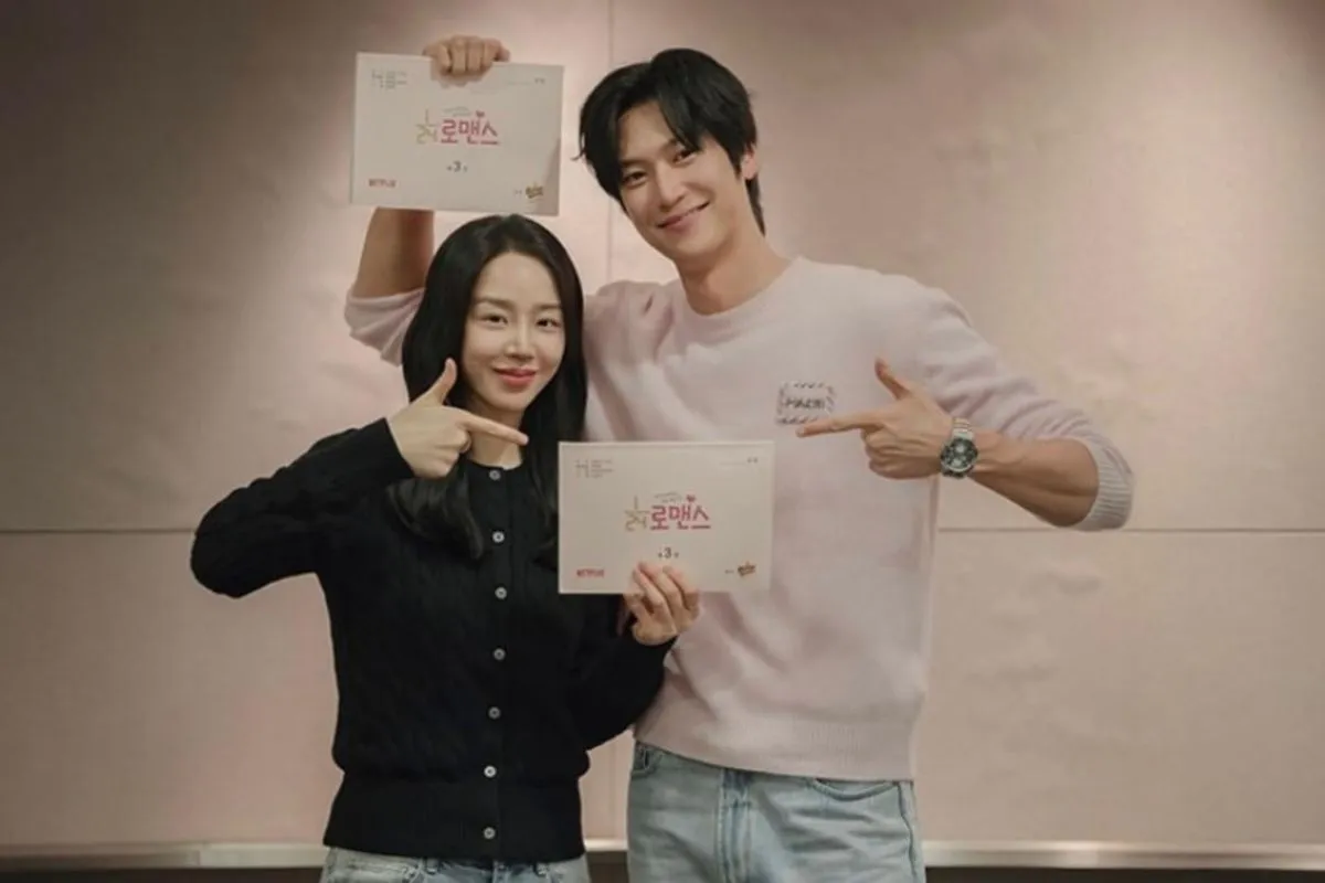 Na In Woo dan Shin Hae Sun Reuni dalam Serial Netflix 'Love O’Clock'