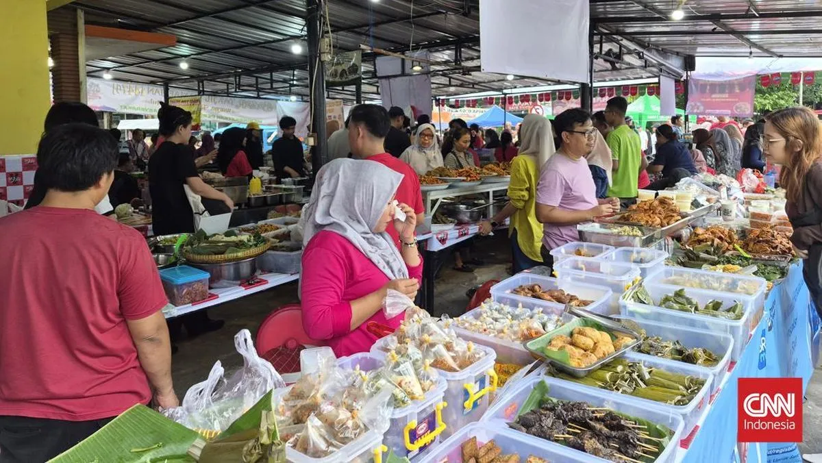 Bazar Takjil Ramadan Benhil Ramai Pengunjung dan Memicu Kemacetan