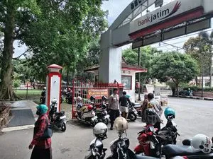 Polsek Sananwetan Patroli Taman Kebon Rojo untuk Keamanan Libur Tahun Baru Cina
