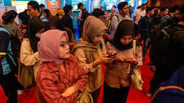 Literasi Digital: Kunci Gen Z Hadapi Tantangan Informasi Instan