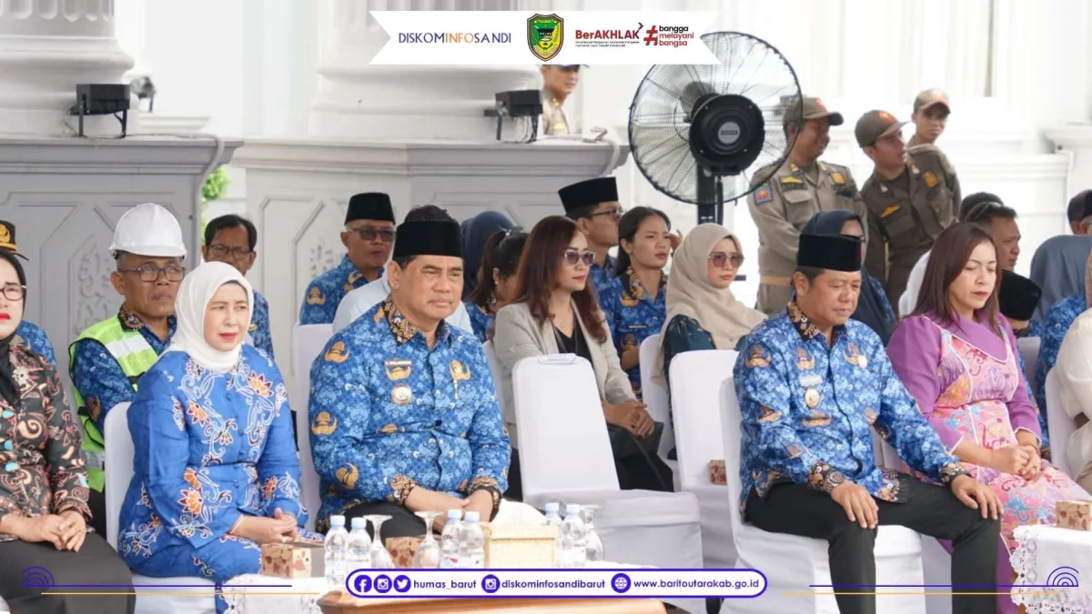 Ketua TP PKK Barito Utara Resmikan Pelebaran Jalan Muara Teweh