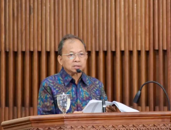 Gubernur Koster Bentuk Satgas Penanganan Sampah di Bali Pasca Sorotan Presiden