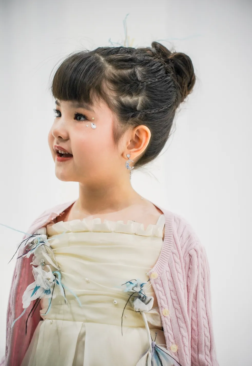 Ariana Ivy Luncurkan Lagu 'Buah Hati' Rayakan Kisah Perjuangan Ibu