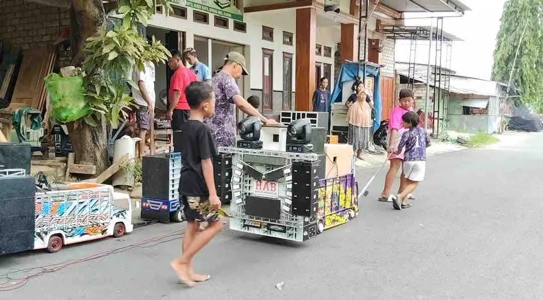 Miniatur Sound Horeg: Tren Hiburan Kreatif di Desa Klotok
