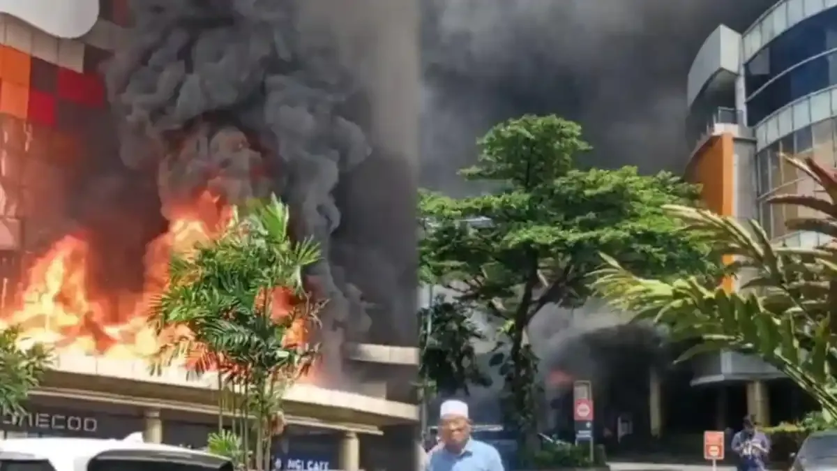 Kebakaran Ringan di Mal Ciputra Cibubur, Pengunjung Dievakuasi Selama 1,5 Jam