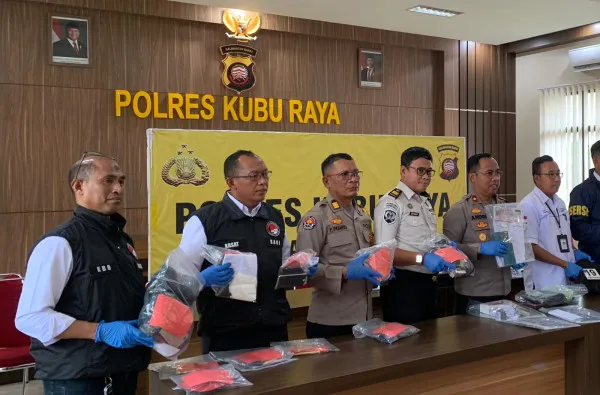 Modus Baru Peredaran Narkoba Melalui Jalur Ekspedisi Terungkap di Kubu Raya