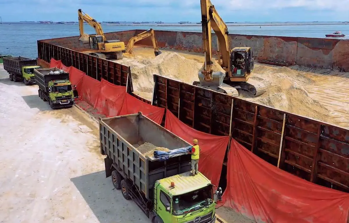 RCCC Optimalkan Dana IPO untuk Perkuat Armada Truk