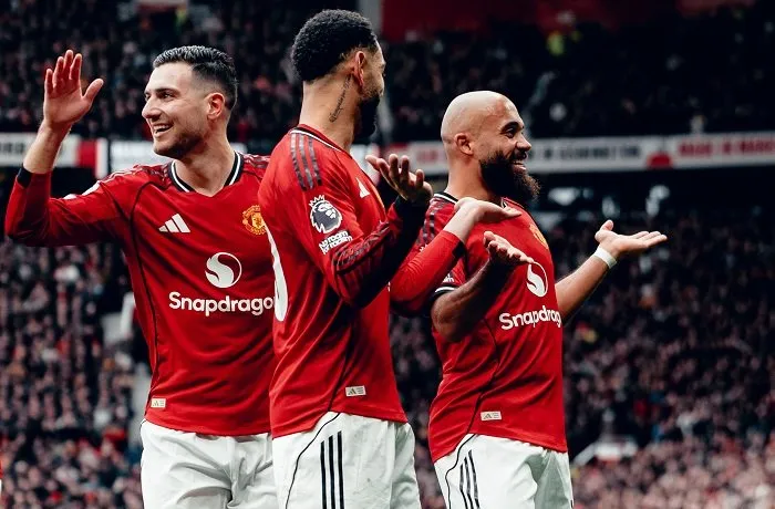 Manchester United Tundukkan Tottenham Hotspur 2-0 di Liga Premier
