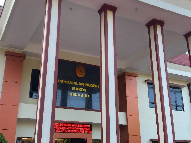 PN Maros Menjatuhkan Hukuman 1 Tahun Penjara untuk Terdakwa Narkotika dengan Pertimbangan Kemanusiaan